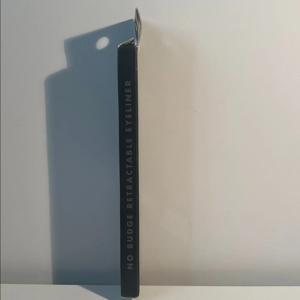 E.L.F No Budge Retractable Liner - Black Waterproof NIB ❤️